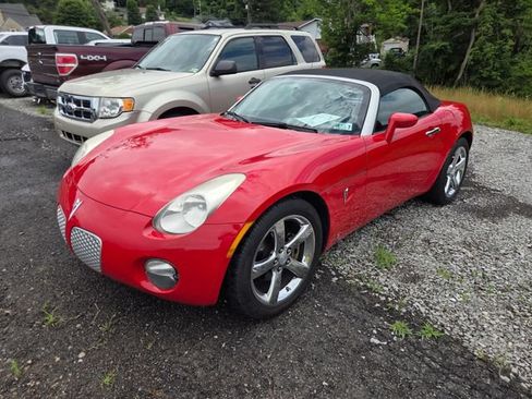 Used 2009 Pontiac Solstice Convertible w/ Premium Package RWD image 1