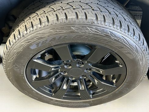 Used 2017 Chevrolet Tahoe LT RWD image 11