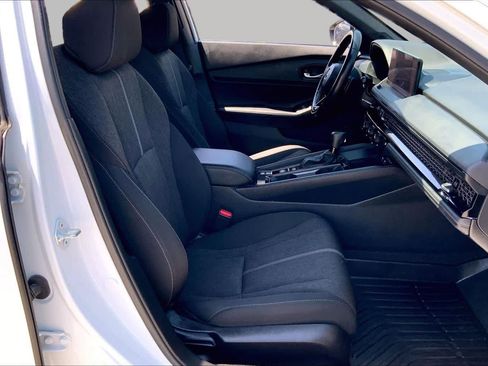 Used 2023 Honda Accord Sport image 9