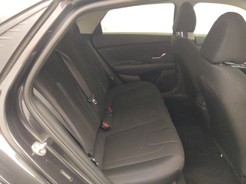 Used 2021 Hyundai Elantra SEL w/ Convenience Package FWD image 19
