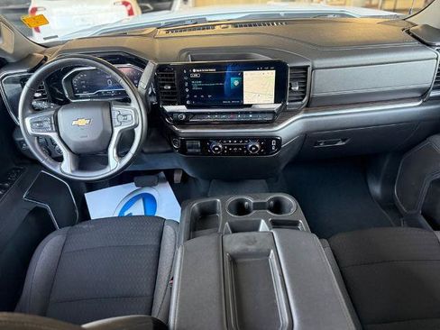 Used 2025 Chevrolet Silverado 1500 LT RWD image 3