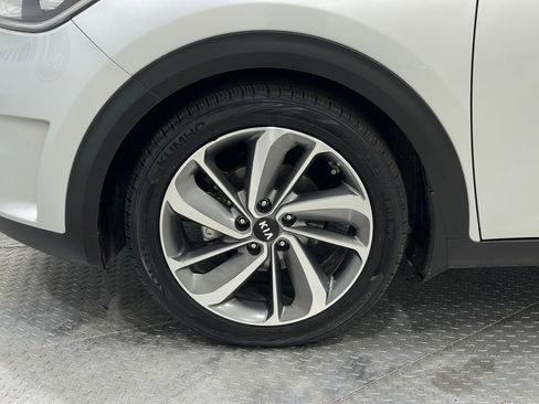 Used 2017 Kia Niro Touring image 35