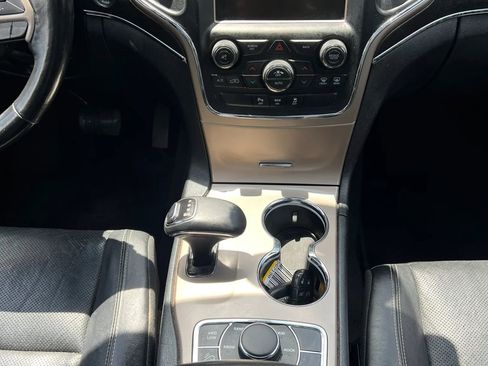 Used 2015 Jeep Grand Cherokee Limited w/ Luxury Group II AWD/4WD image 11