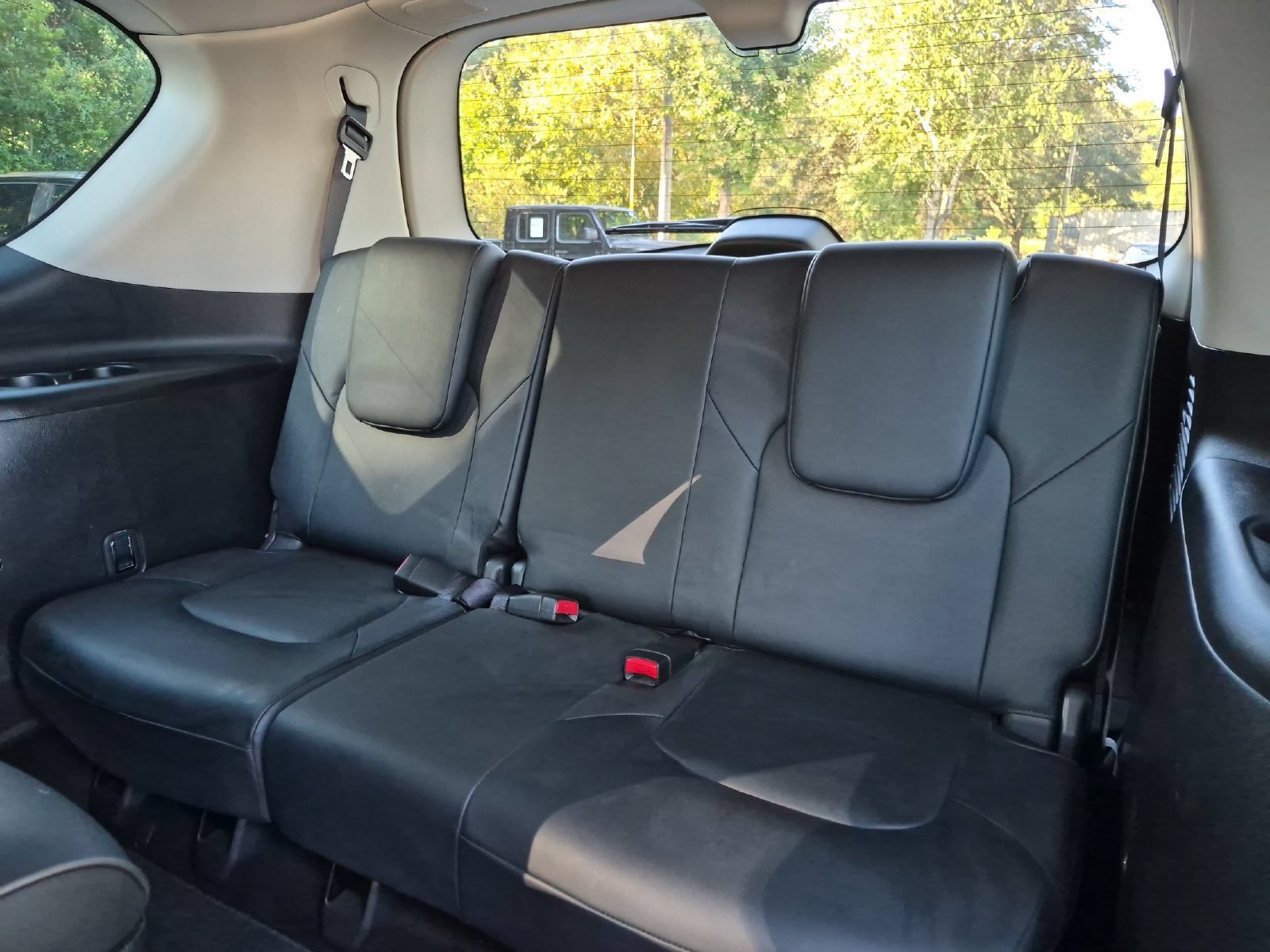 Used 2023 INFINITI QX80 Luxe w/ Cargo Package RWD image 31