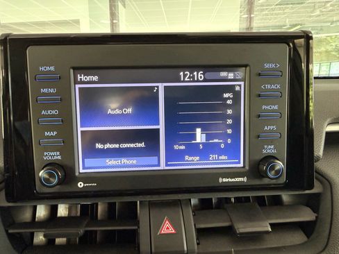 Used 2022 Toyota RAV4 LE FWD image 31