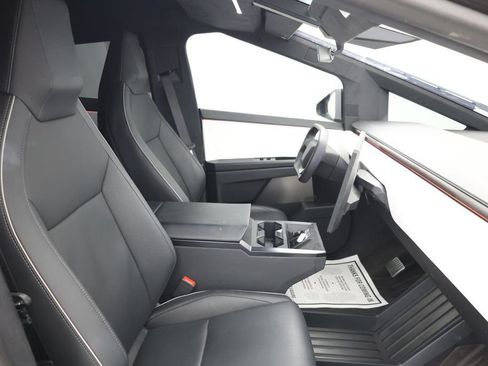 Used 2024 Tesla Cybertruck AWD Crew Cab image 25
