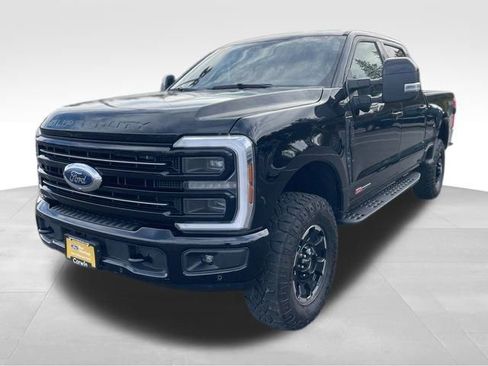 Used 2025 Ford F350 Platinum w/ Tremor Off-Road Package image 5