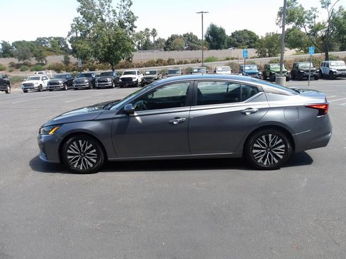 Used 2023 Nissan Altima 2.5 SV image 5