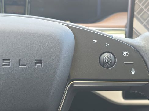 Used 2022 Tesla Model S image 21