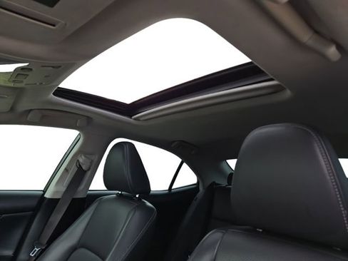 Used 2016 Lexus IS 200t image 12