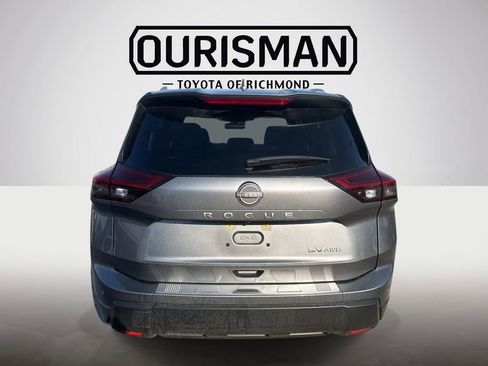 Used 2024 Nissan Rogue SV w/ SV Premium Package image 6