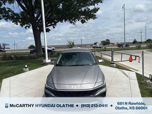 Used 2024 Hyundai Elantra SEL FWD image 5