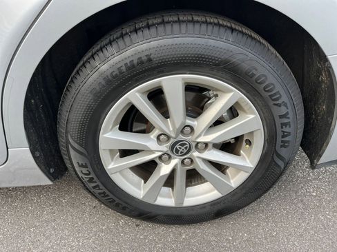 Used 2025 Toyota Camry LE image 29