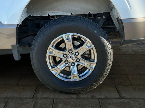 Used 2022 Ford F150 Lariat w/ Equipment Group 502A High image 18