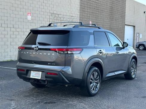 Used 2023 Nissan Pathfinder SV w/ SV Premium Package AWD/4WD image 4