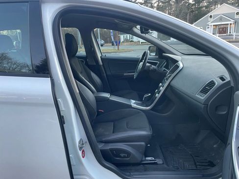Used 2016 Volvo XC60 T5 image 13