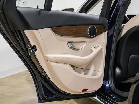 Used 2021 Mercedes-Benz C 300 4MATIC Sedan image 41