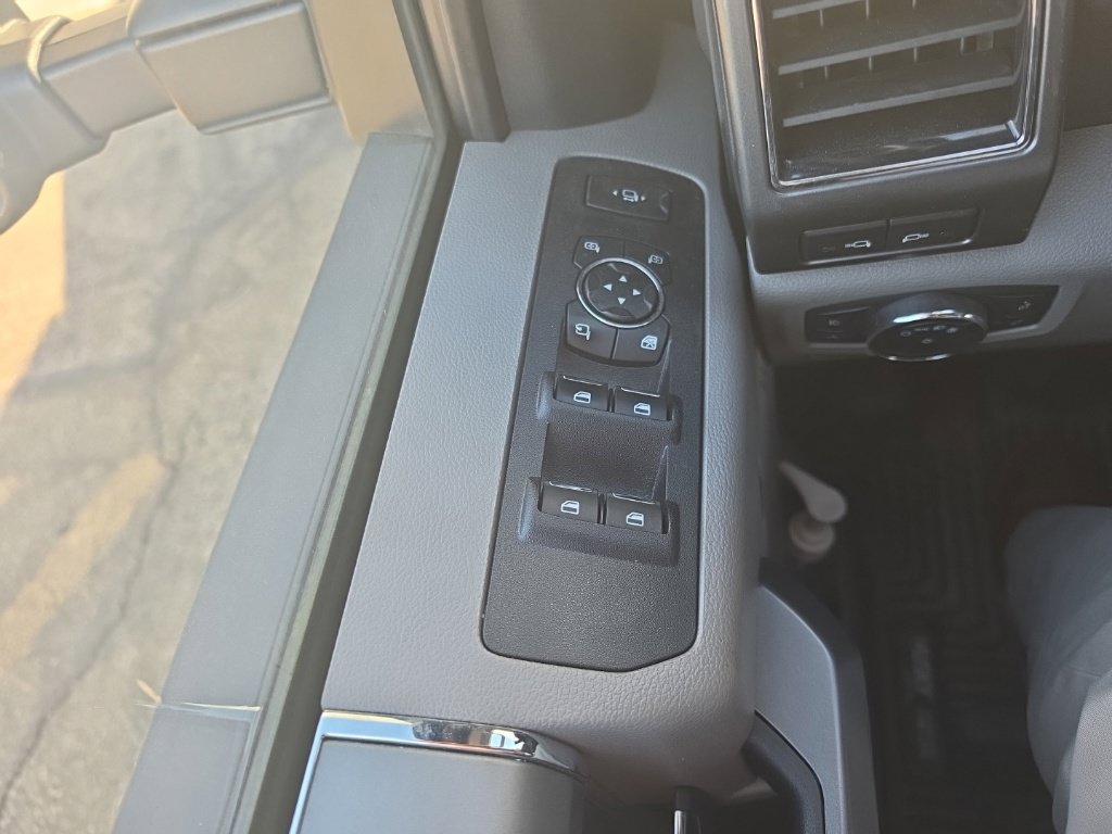 Used 2021 Ford F250 XLT w/ XLT Premium Package AWD/4WD image 20