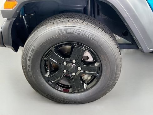 Used 2020 Jeep Wrangler Sport image 13