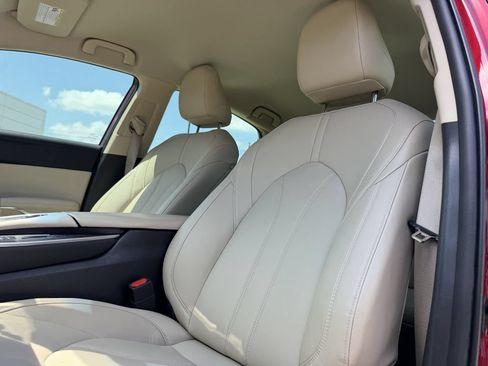 Used 2021 Toyota Avalon XLE FWD image 12