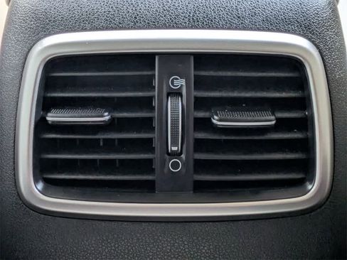 Used 2019 Kia Sorento LX w/ LX Convenience Package image 18