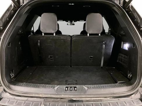 Used 2020 Ford Explorer XLT w/ Equipment Group 202A AWD/4WD image 35