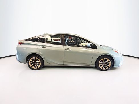 Used 2016 Toyota Prius Four Touring w/ Premium Convenience Package image 10