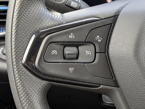 Certified 2025 Chevrolet Trax LT image 27