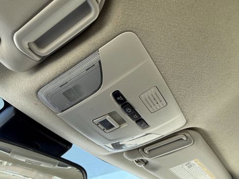 Used 2021 Toyota Corolla LE w/ Carpet Mat Package (TMS) FWD image 23