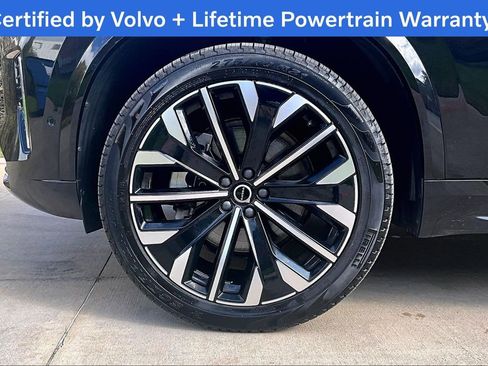 Certified 2025 Volvo XC90 B6 Plus image 11