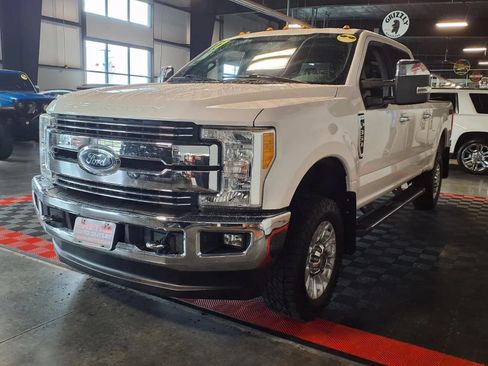 Used 2017 Ford F350 Lariat AWD/4WD image 4
