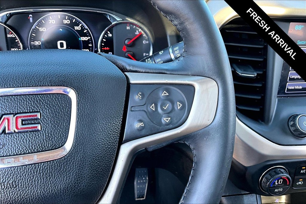Used 2018 GMC Acadia Denali w/ Technology Package AWD/4WD image 17