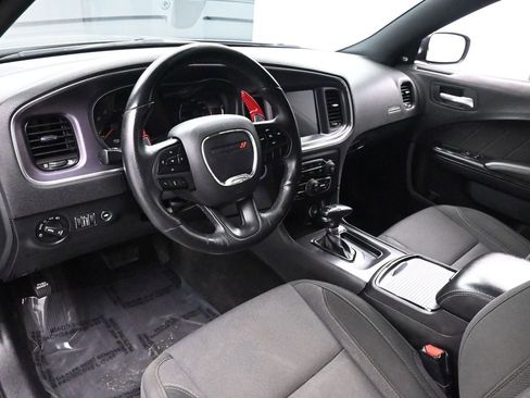 Used 2018 Dodge Charger R/T w/ Blacktop Package image 10