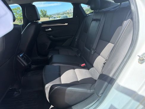 Used 2019 Chevrolet Impala LT FWD image 22