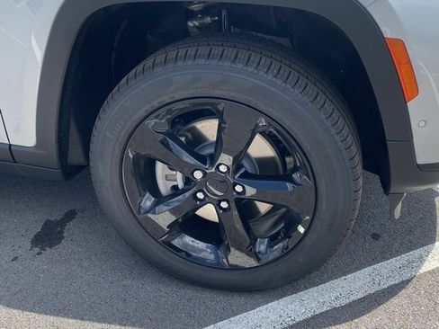 New 2025 Jeep Grand Cherokee L Limited w/ Luxury Tech Group II image 11