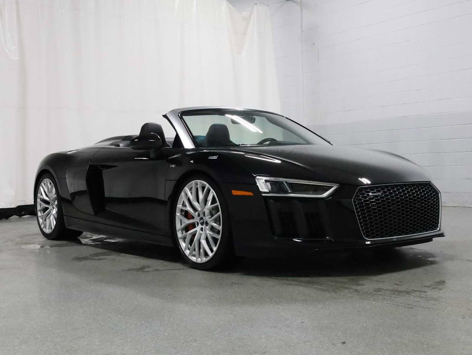 Used 2017 Audi R8 V10 w/ Carbon Exterior Package AWD/4WD image 13