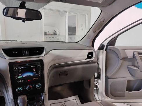 Used 2017 Chevrolet Traverse LT FWD image 66