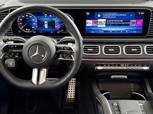 Used 2025 Mercedes-Benz GLS 450 4MATIC image 16