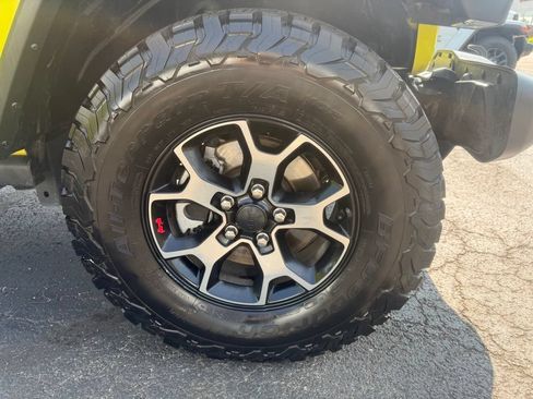 Used 2023 Jeep Gladiator Sport AWD/4WD image 59