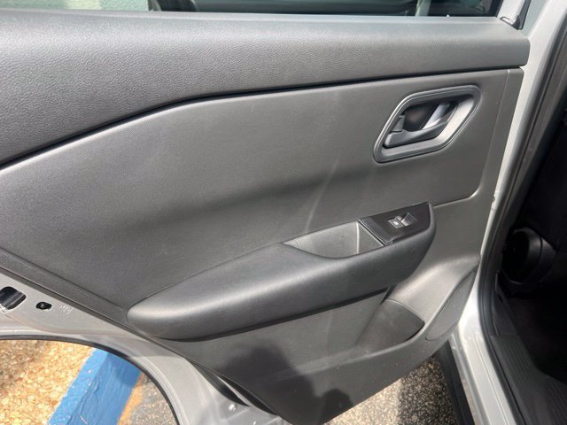 Used 2024 Nissan Rogue S AWD/4WD image 22