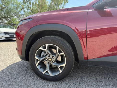 Used 2025 Chevrolet Trax LT FWD image 10