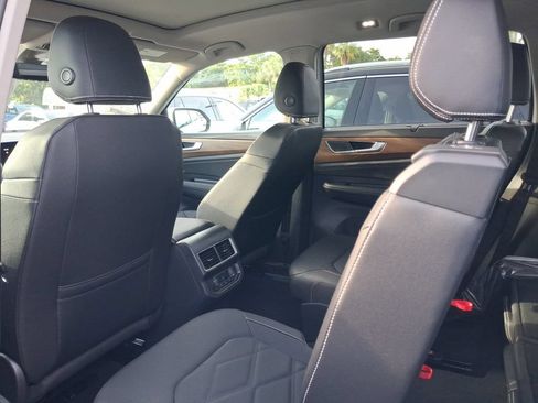 New 2026 Volkswagen Atlas SE FWD image 5