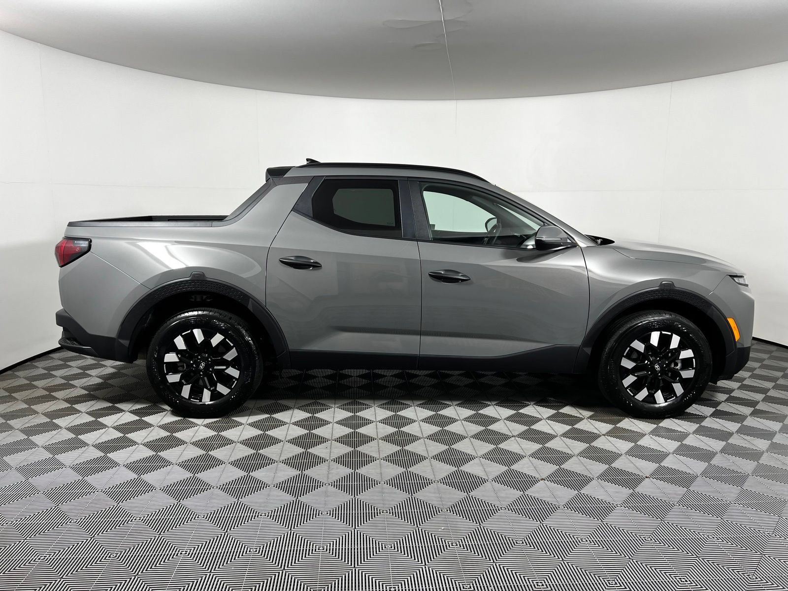 Used 2025 Hyundai Santa Cruz SEL FWD image 4