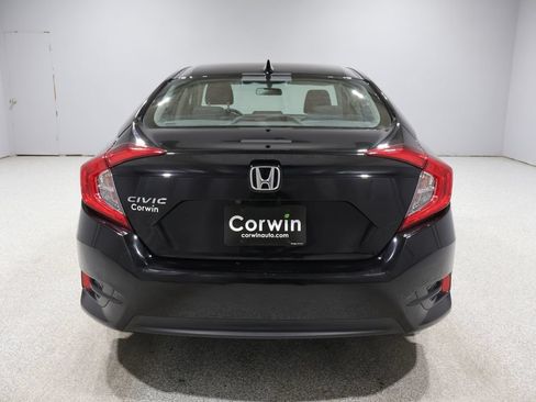 Used 2018 Honda Civic EX image 3