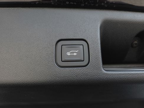 Used 2025 Chevrolet Equinox EV LT image 30