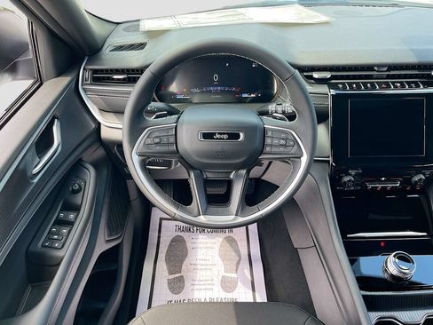 New 2026 Jeep Grand Cherokee Laredo AWD/4WD image 19
