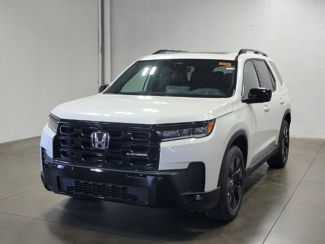 New 2026 Honda Pilot Black Edition image 2