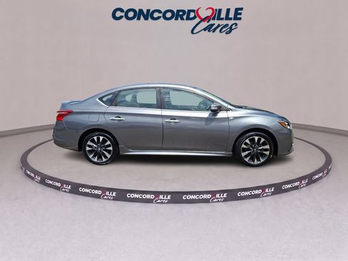 Used 2019 Nissan Sentra SR w/ Premium Package (SR) FWD image 6