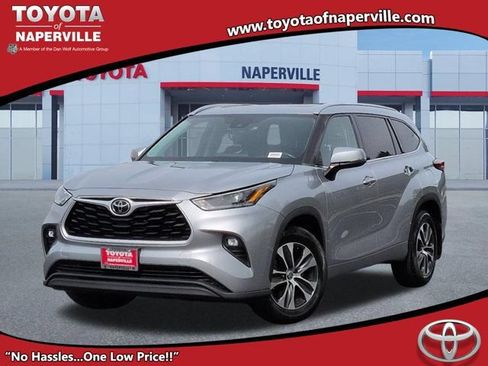 Used 2021 Toyota Highlander XLE AWD/4WD image 1