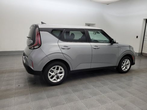 Used 2025 Kia Soul LX FWD image 10